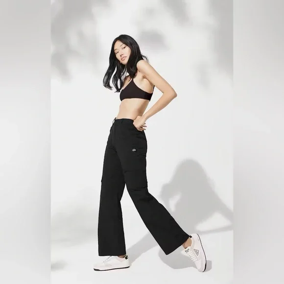 Alo Yoga The Edge Cargo Pants - Picture 2 of 10